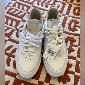 NWT Reebok - Club C Clean Sneakers - White/Alabaster, 9.5